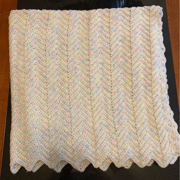 Baby Blanket Handmade Crochet Pastels Gender Neutral 40 x 40 - Picture 7 of 7